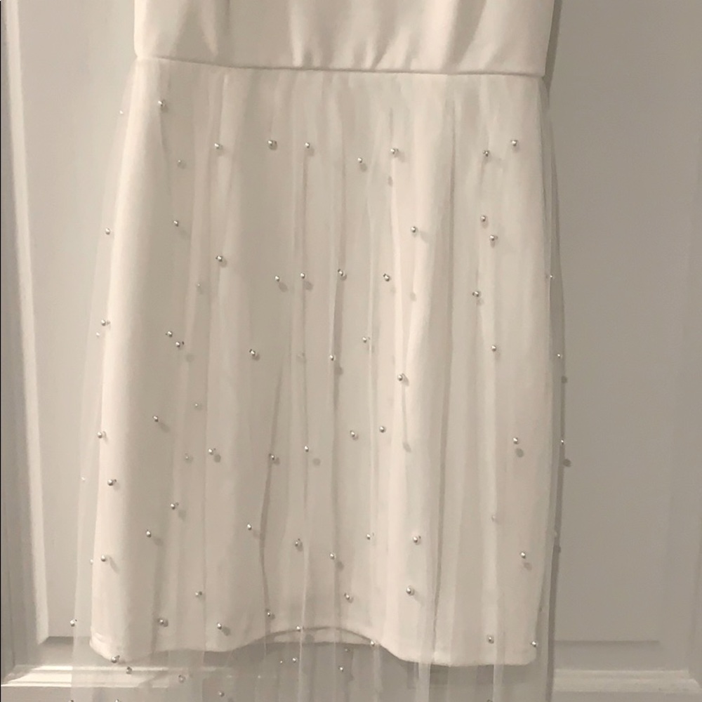 White Mini Dress with Pearl Overlay Lulu’s size Small - Picture 4 of 10